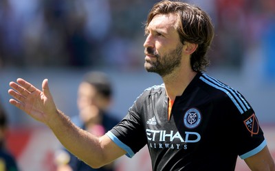 南亚体育-凯西国家队替补席表情凝重